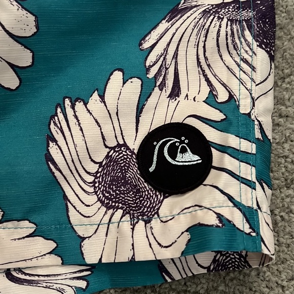 Quicksilver Men’s Swim Trunks - Picture 2 of 7